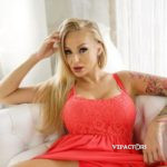 blue eyes long hair krystal boyd face wallpaper preview 3