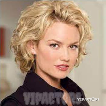 Kelly Carlson